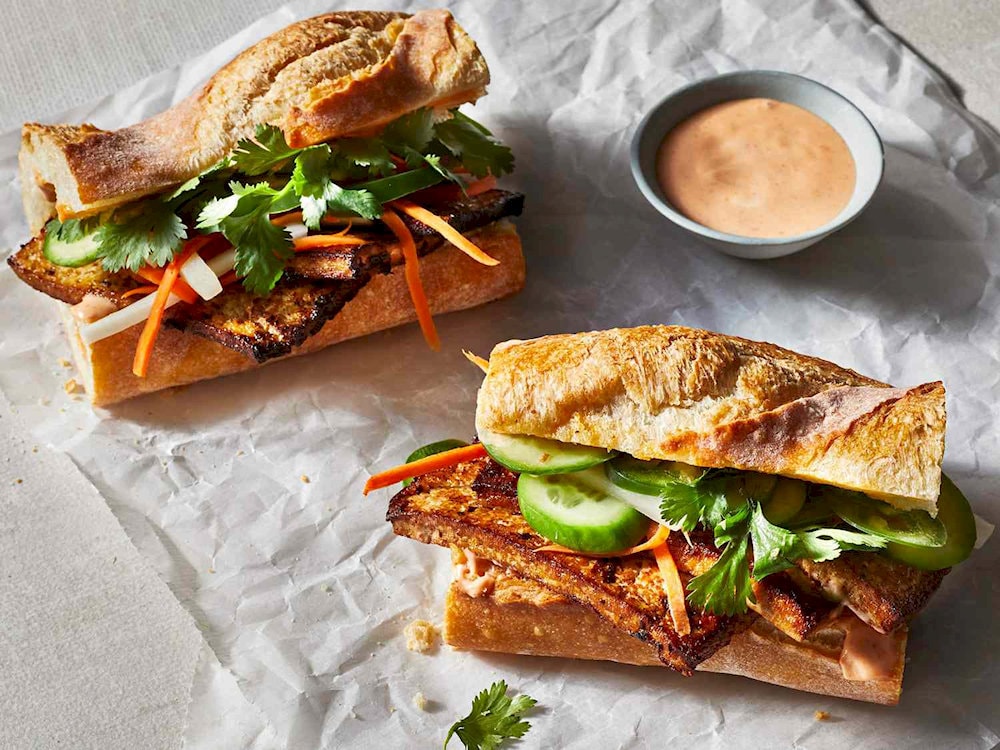 Enjoy tofu Banh Mi to feel the fresh, light, yet strangely rich flavor
